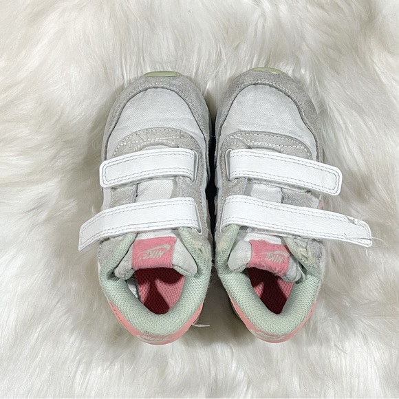 Nike Little Girl MD Valiant Low Gaze Sneakers - Picture 11 of 12